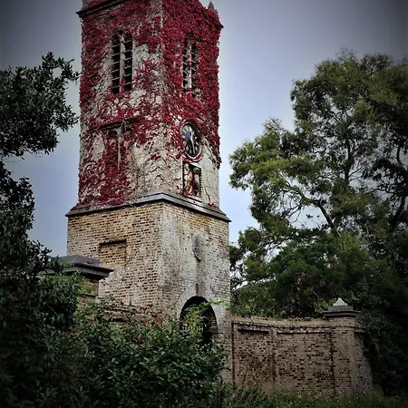 Stylish Own Entrance In Victorian House *