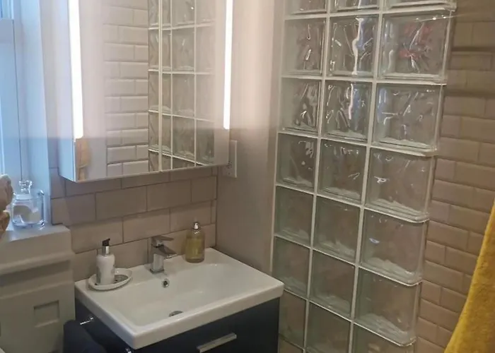 Stylish Own Entrance In Victorian House *